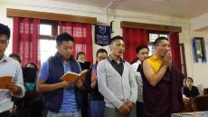 En Men-tsee-khang, la mejor escuela de Medicina Tibetana, fundada por el Dalai Lama.